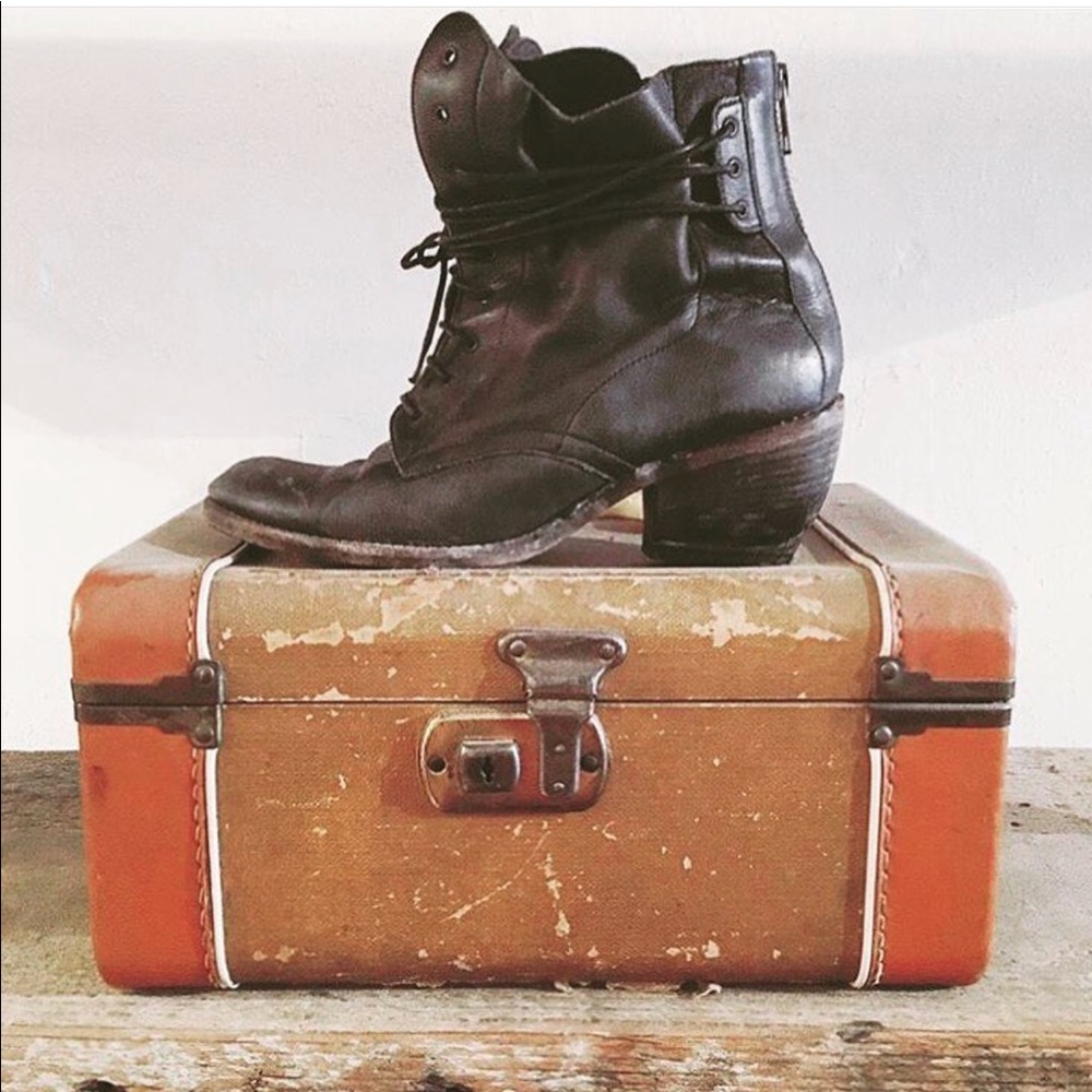 ** SOLD** LD Tuttle black leather boots size 8